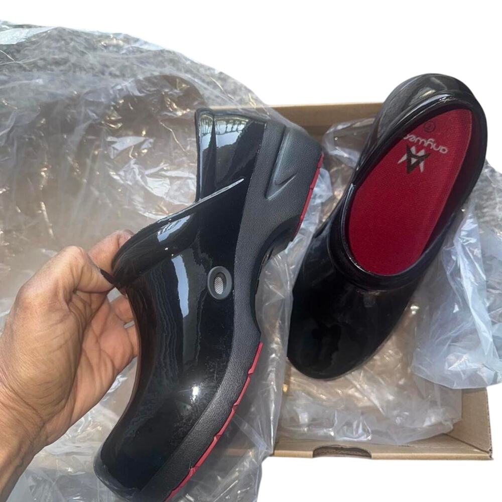 Anywear black red slides